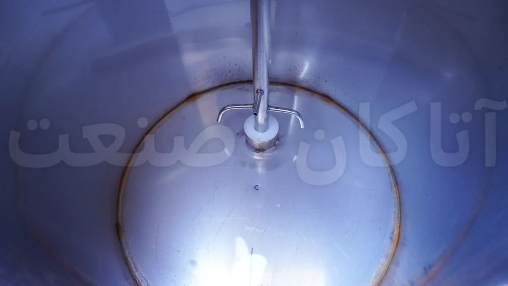 داخل مخزن کره گیر 100 لیتری