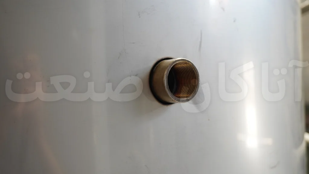 ورودی و خروجی مایع در پروسس تانک یک تن